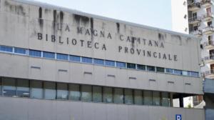 Biblioteca prospetto edificio